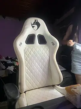 bunnydark00 online show from March 11, 4:27 am