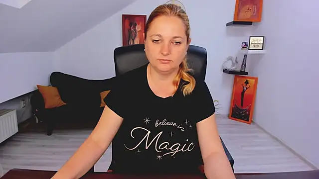 LollaGirl online show from May 21, 3:26 am
