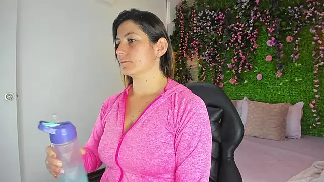 SarahDeyvis online show from February 19, 3:44 pm