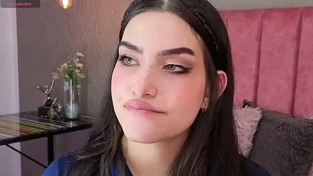 Alexa Thaylor  online show from April 4, 5:34 pm