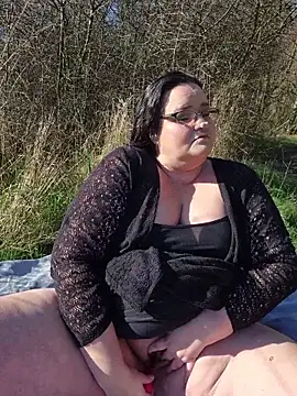 XxGipsyxX online show from March 18, 2:33 pm