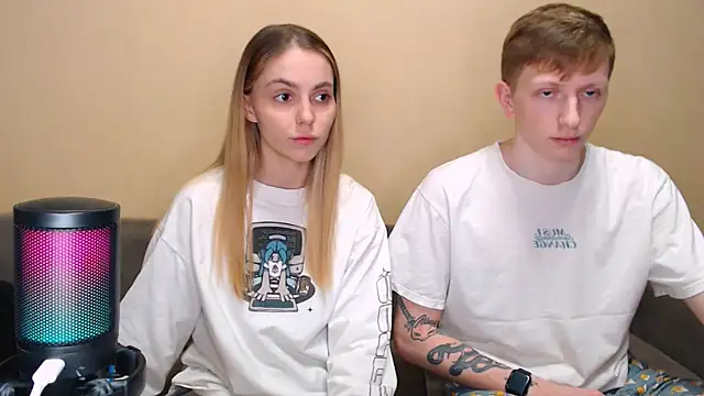 juliaanddima online show from February 5, 9:23 am