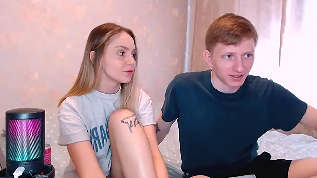 juliaanddima online show from April 10, 8:09 am