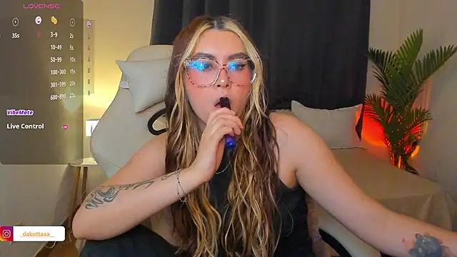dakottaa  online show from May 31, 2:28 am