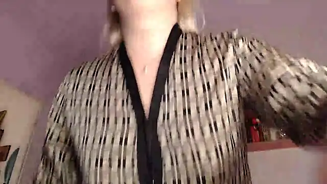 Karolina love  online show from November 15, 7:48 pm