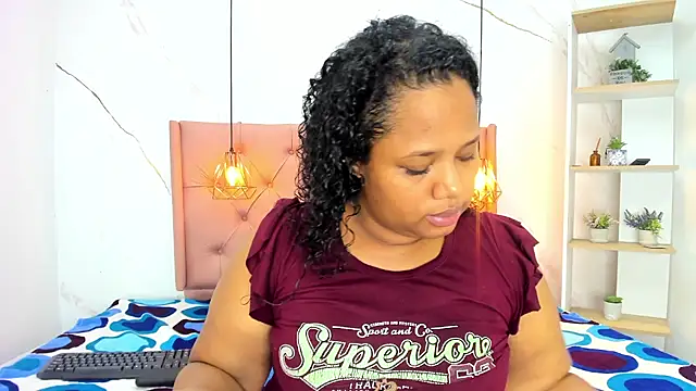 Belle Brunette online show from April 5, 12:48 pm