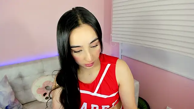 tinysara online show from March 22, 4:35 pm