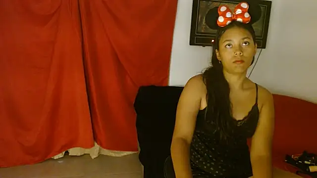 Chiara petterson online show from April 26, 3:15 am