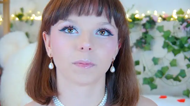 ElisabethDavis online show from April 12, 3:26 pm