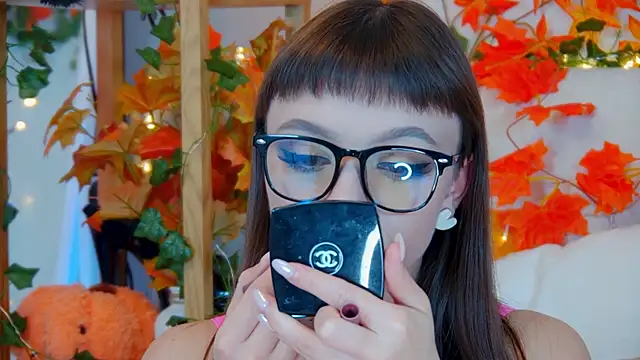 ElisabethDavis online show from October 10, 3:17 pm