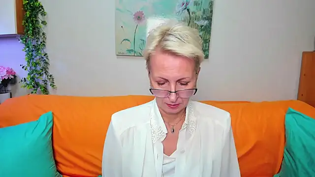 iamyourdream89 online show from October 8, 6:56 pm