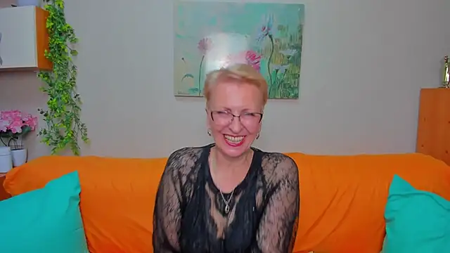 iamyourdream89 online show from May 15, 6:10 pm