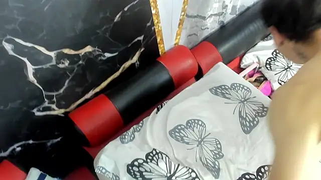 Snapshot of hot-threesome chatting on October 11, 3:26 pm hot-threesome online show from October 11, 3:26 pm