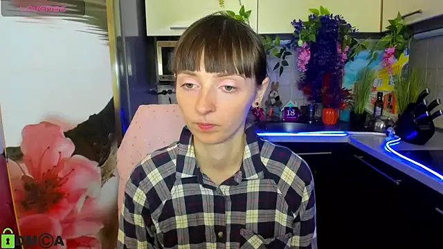 TayanaJons online show from March 31, 7:30 am