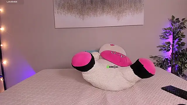 peachbrii online show from October 23, 2:23 pm