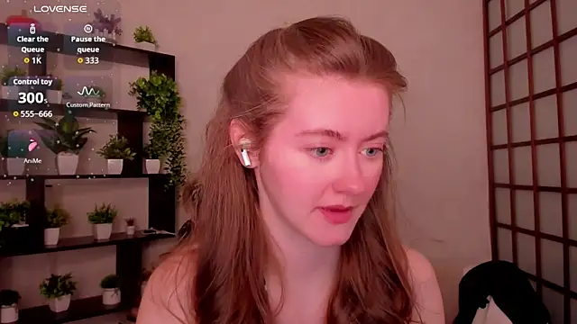 KateCuddle online show from April 30, 2:50 am