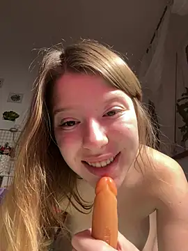 kimczii online show from February 17, 7:29 am