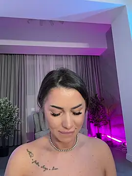 KirstieVegas online show from March 31, 5:35 pm