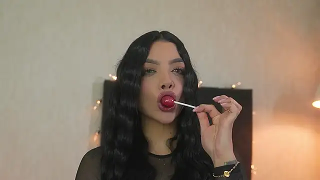 sarah hiill online show from April 15, 10:21 pm