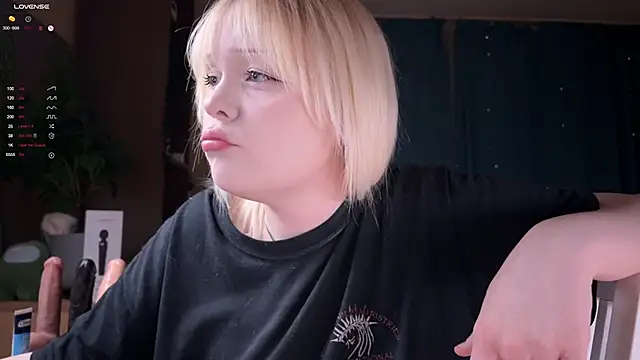 LisaLaas online show from March 3, 10:16 pm