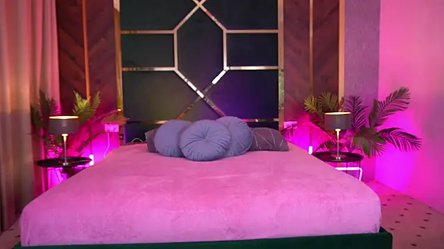 LittleeCutee online show from March 27, 8:05 am