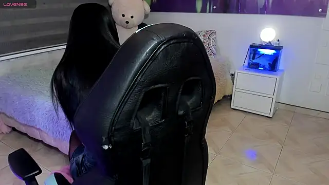 alma blue online show from April 24, 11:07 pm