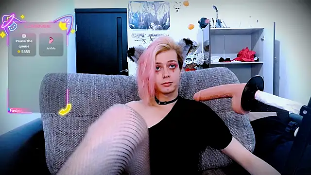 Littlepinkcat online show from October 6, 8:09 am