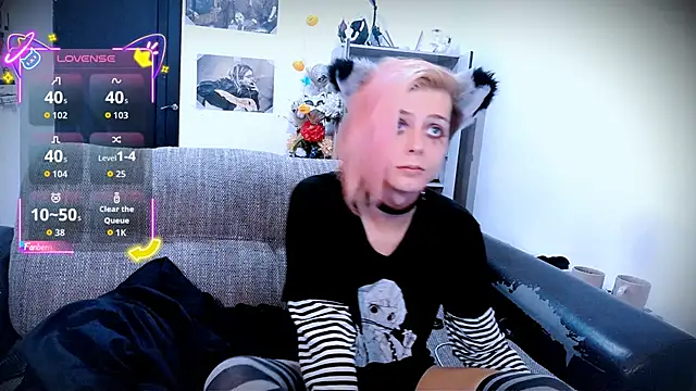 Littlepinkcat online show from September 30, 6:35 pm