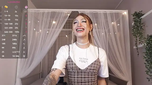 julesbennet online show from May 12, 3:37 am