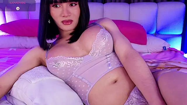 sweetieluna01 online show from February 1, 2:43 am