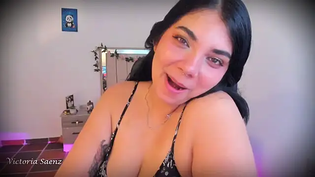 victoriaasaenz  online show from January 14, 12:59 am