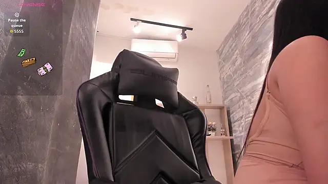 LunaBaker-1 online show from October 10, 9:20 pm