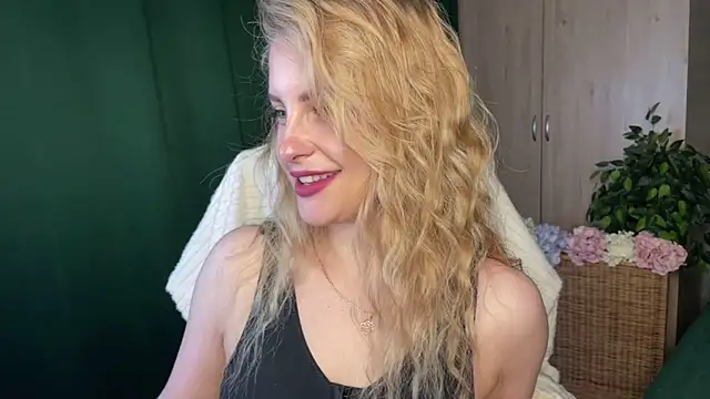 anita blairr online show from May 22, 1:14 am