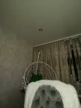 lily  foster online show from April 23, 7:27 pm