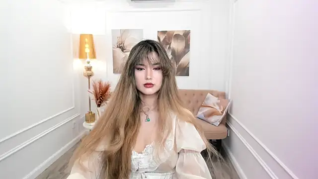 AnneTLi online show from March 30, 11:32 am