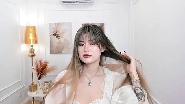 AnneTLi online show from March 27, 3:19 am