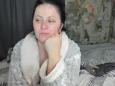 Snapshot of Lillian2 chatting on October 19, 9:39 pm Lillian2 online show from October 19, 9:39 pm