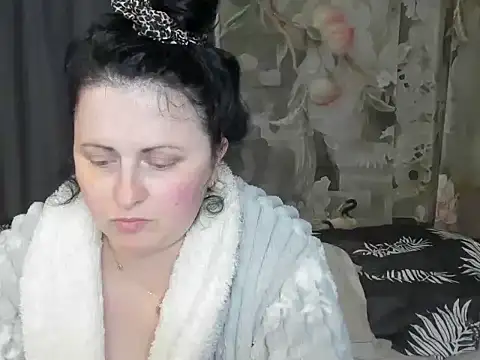 Lillian2 online show from May 2, 1:53 am