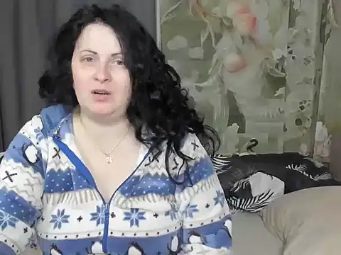 Lillian2 online show from May 1, 1:42 am