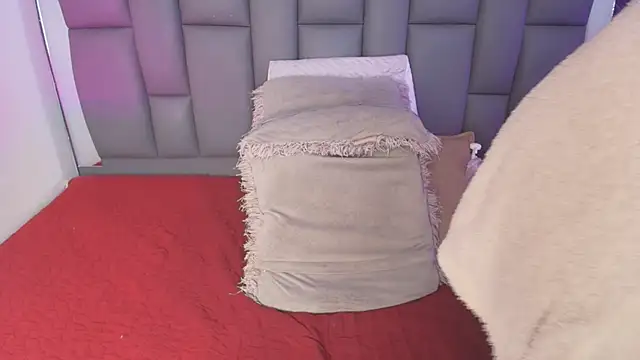  MiaBrown  online show from February 17, 12:15 pm