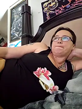 angelbaby1998 online show from February 4, 8:01 pm