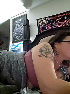 angelbaby1998 online show from February 12, 9:49 pm