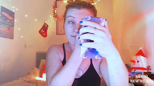 Cassie Wild online show from December 22, 1:36 pm