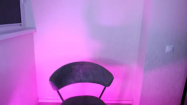 EmiliEliott online show from June 19, 11:08 pm