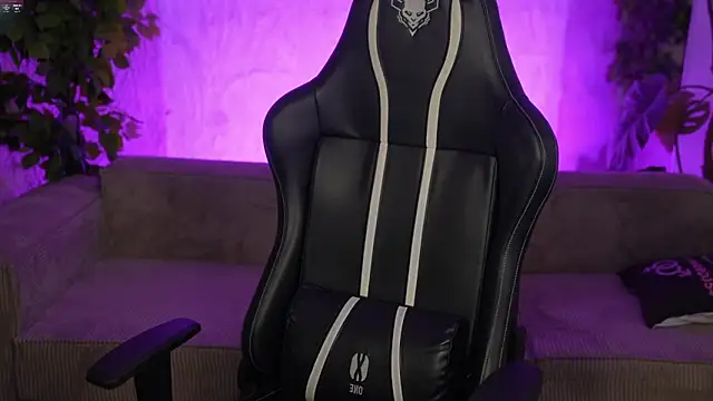 Jasmine Flow online show from December 16, 8:42 am