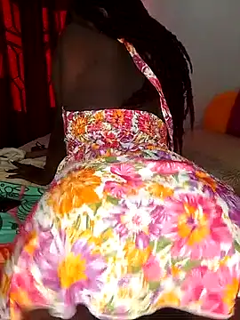 Snapshot of NicRaisaa chatting on October 2, 5:45 am NicRaisaa online show from October 2, 5:45 am
