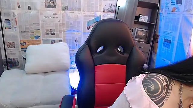 i am nina  online show from October 8, 7:07 pm