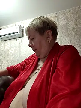 EffectFiona online show from December 5, 1:05 am