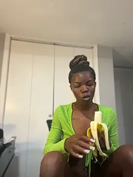 wishwashhy22 online show from April 13, 3:35 pm