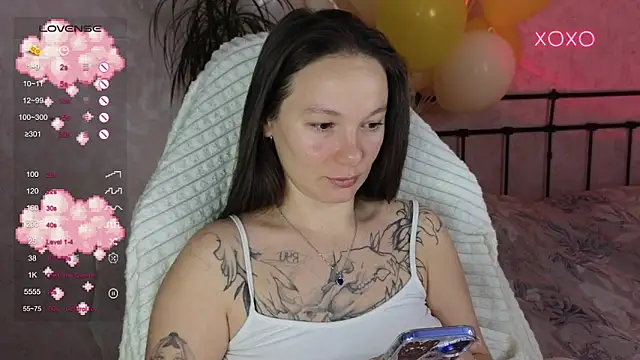 lil luna x online show from February 8, 10:34 pm